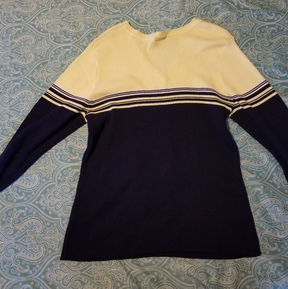 Sweater - Picture 3 of 4